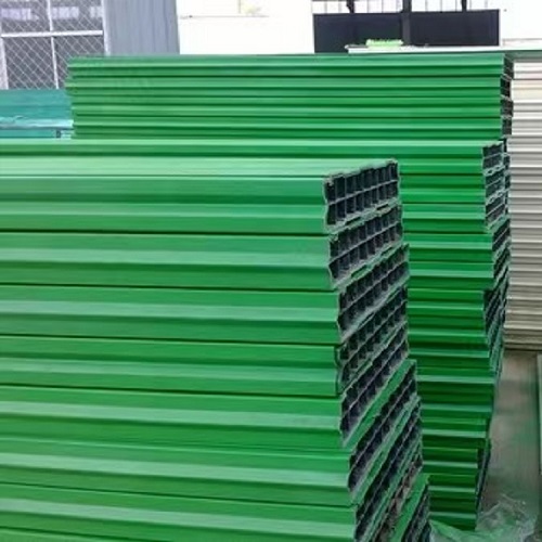 Fiberglass Sound Barrier 부근의 호텔